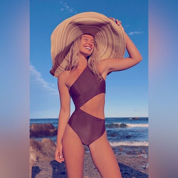 NEW FREE PEOPLE BEACH RIOT CELINE ONE PIECE - Picture 1 of 3